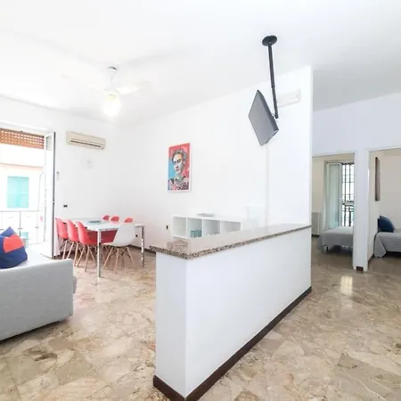 Casa Tykhe Finale Ligure