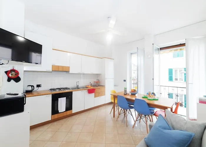 Casa Tykhe Finale Ligure